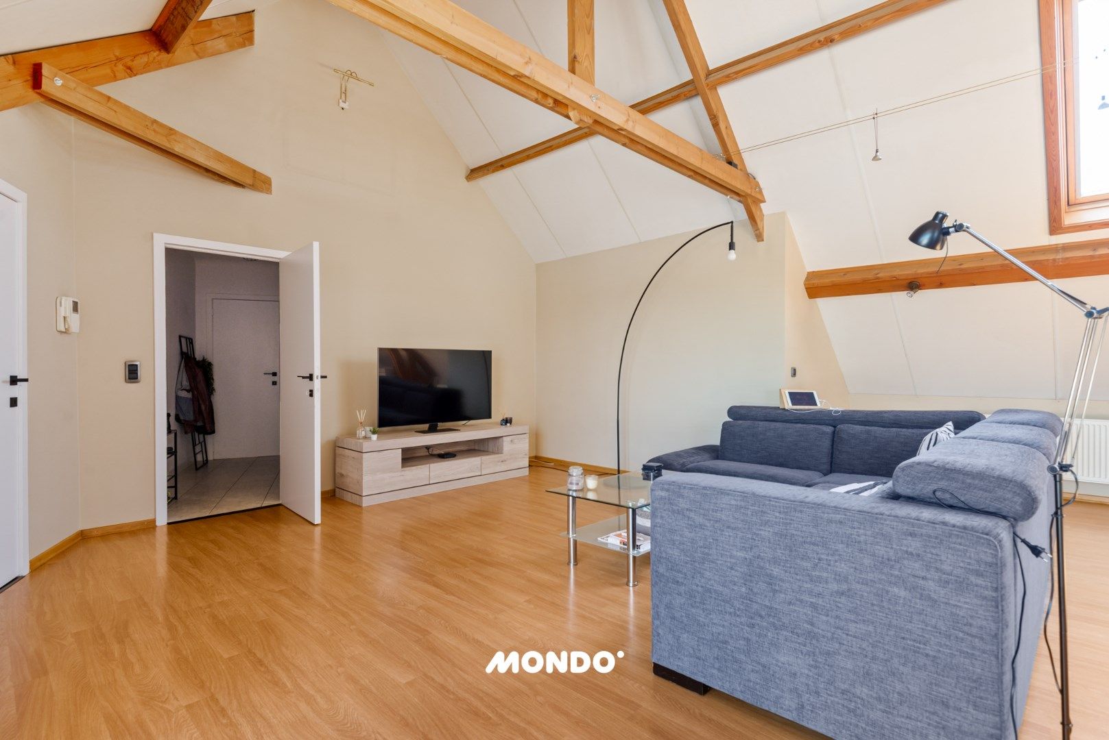 Ruim en uniek dakappartement met 3 slaapkamers, sauna en prachtig uitzicht in het hart van Sint-Amands. foto 7
