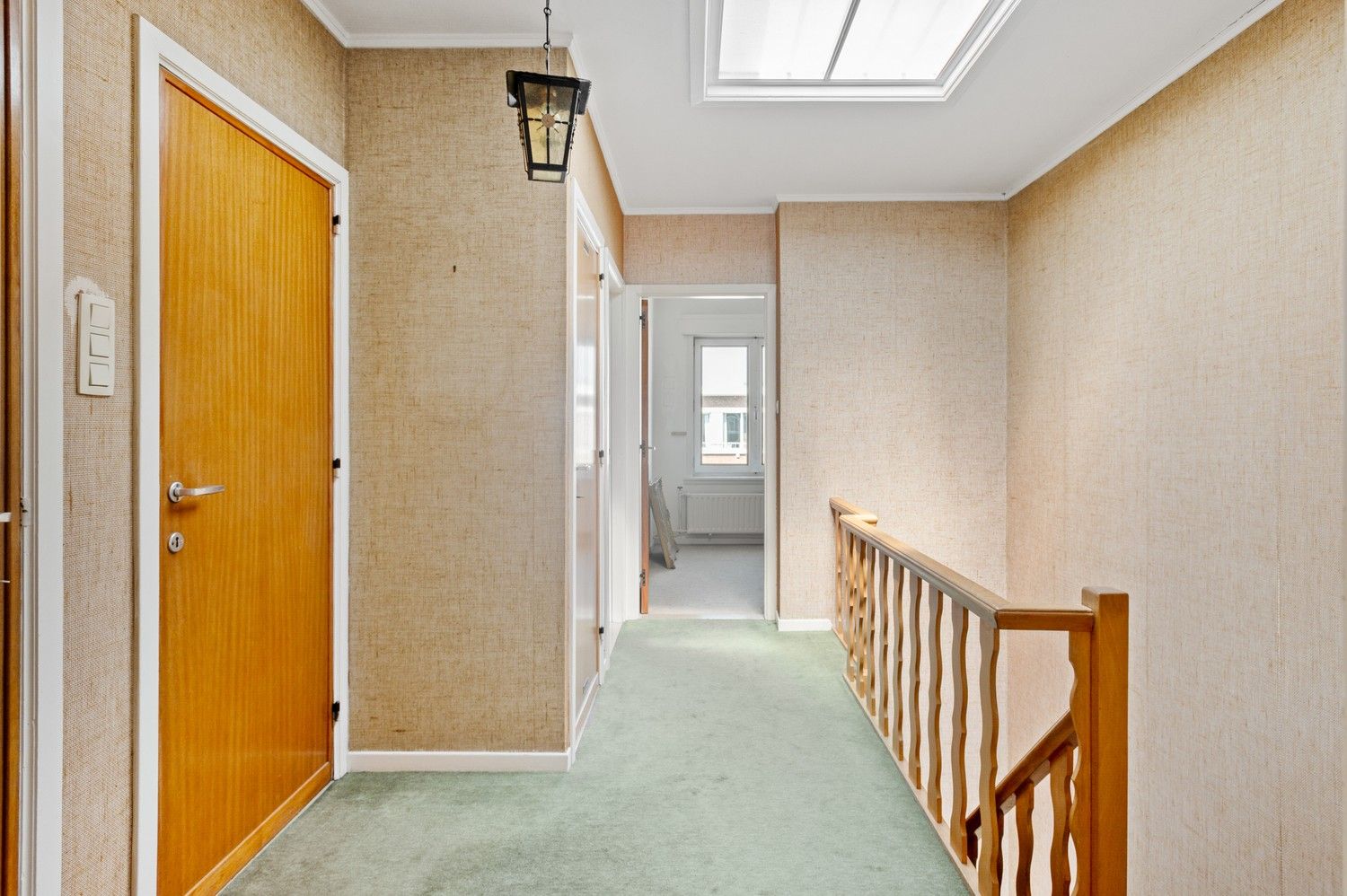 Ruim huis met 4 slaapkamers, tuin, veranda en garage in Deurne! foto 10