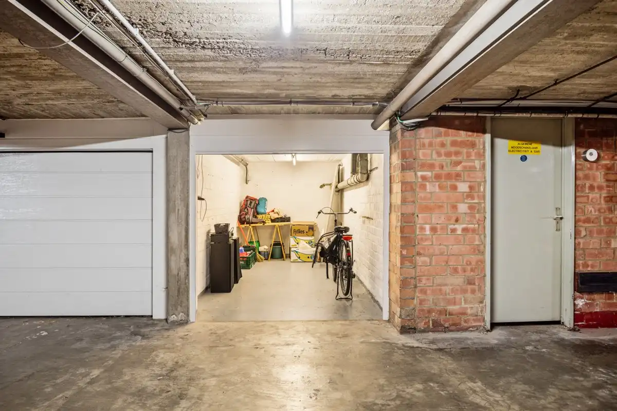 Licht, rust en stadse dynamiek ... in dit gelijkvloers hoekappartement met 2 slaapkamers komt het mooi samen. foto 15