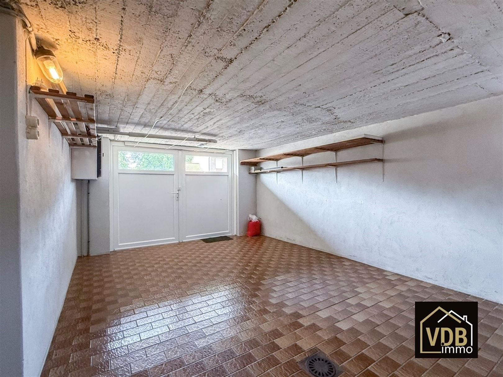 WONING MET 3 SLAAPKAMERS - GARAGE EN LEUKE TUIN foto 44