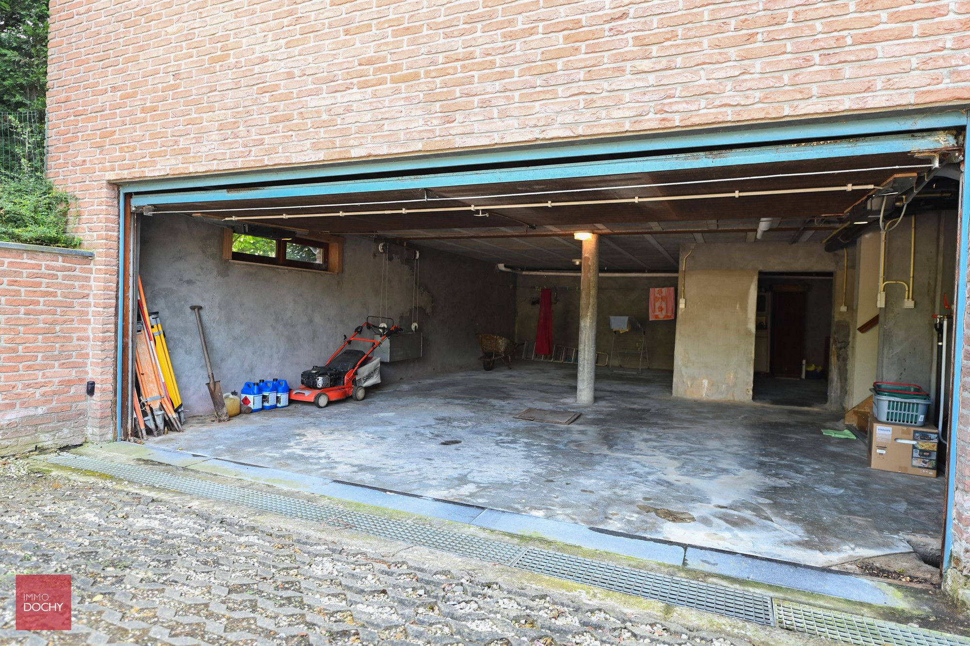 Zeer goed onderhouden villa op 2.241m² foto 11