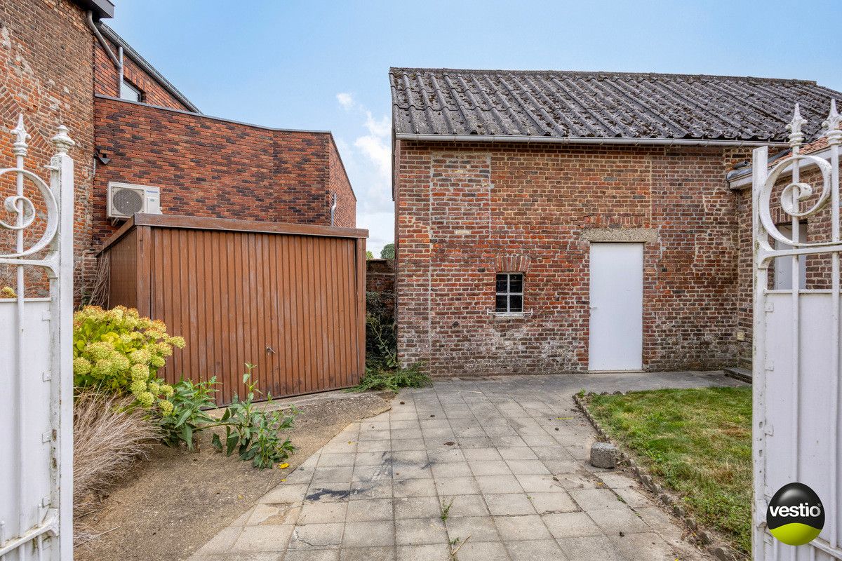 RUSTIG GELEGEN KARAKTERVOLLE AUTHENTIEKE WONING OP 6A85CA TE LAUW. foto 25
