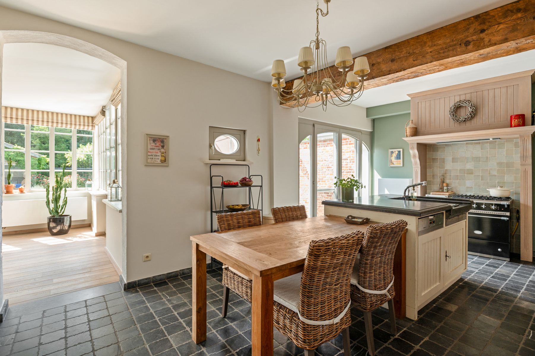 UNIEKE INSTAPKLARE WONING MET ZWEMBAD foto 10