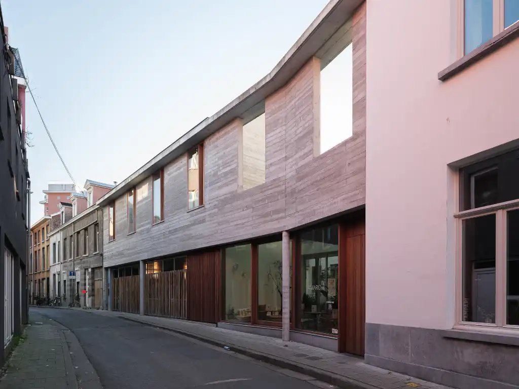 Architecturaal 1-slaapkamerappartement met buitenterras in centrum Gent foto 14