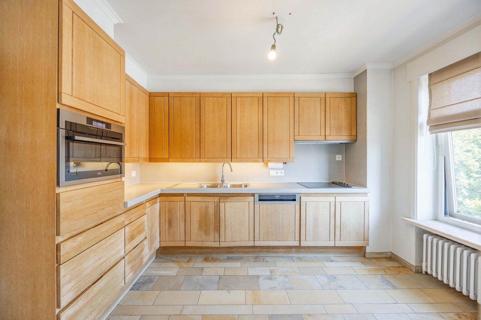 RUIM INSTAPKLAAR APPARTEMENT MET GARAGE foto 8