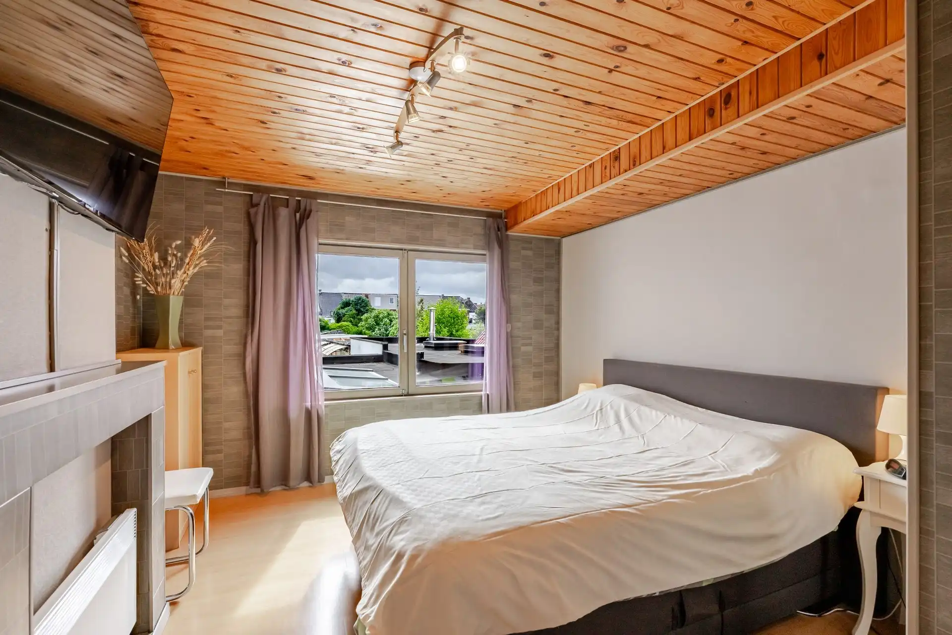 Karaktervolle woning met handelsruimte en zonnige tuin foto 11
