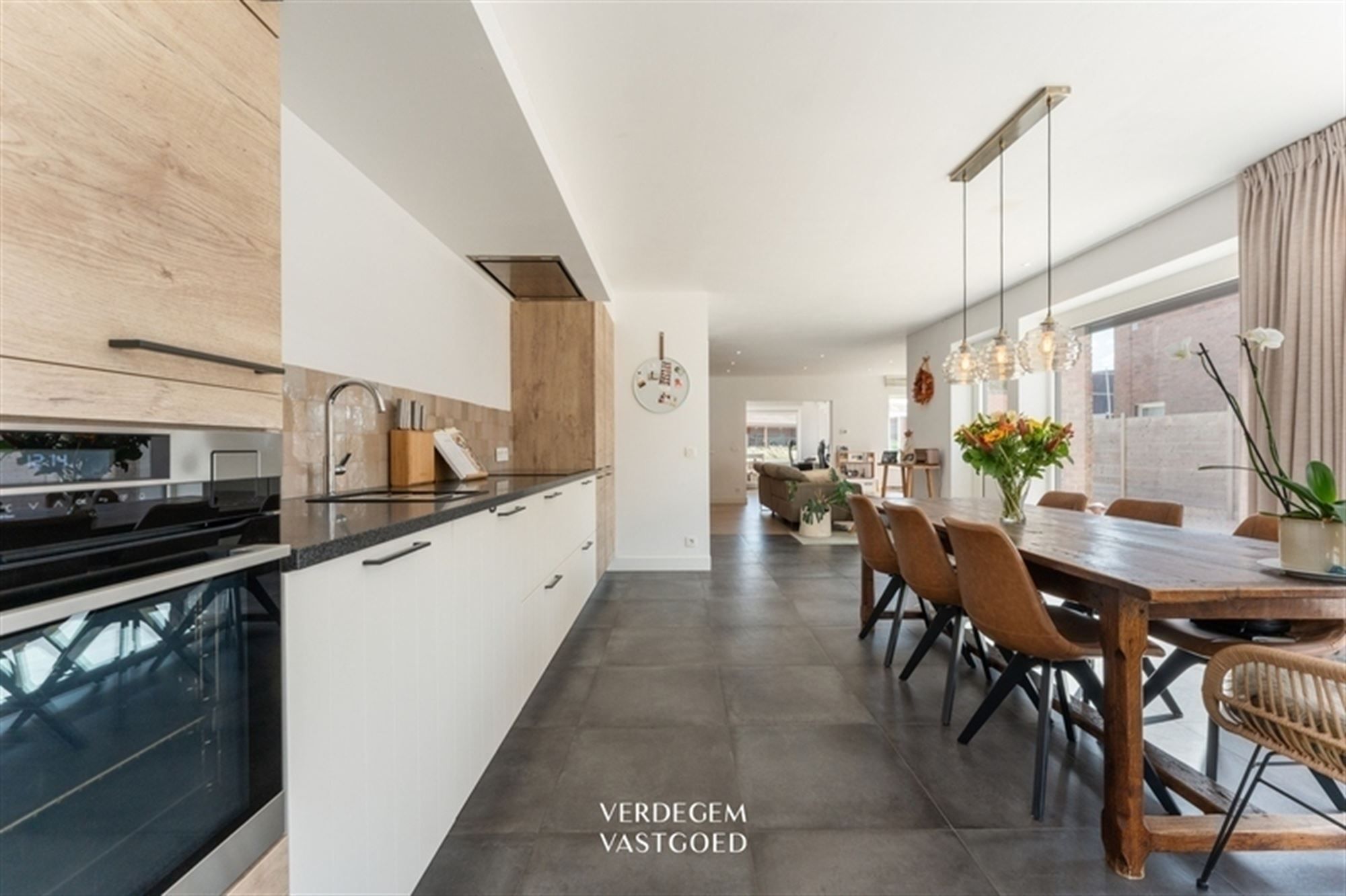 Ultragezellige en instapklare woning in het hart van Wippelgem foto 7