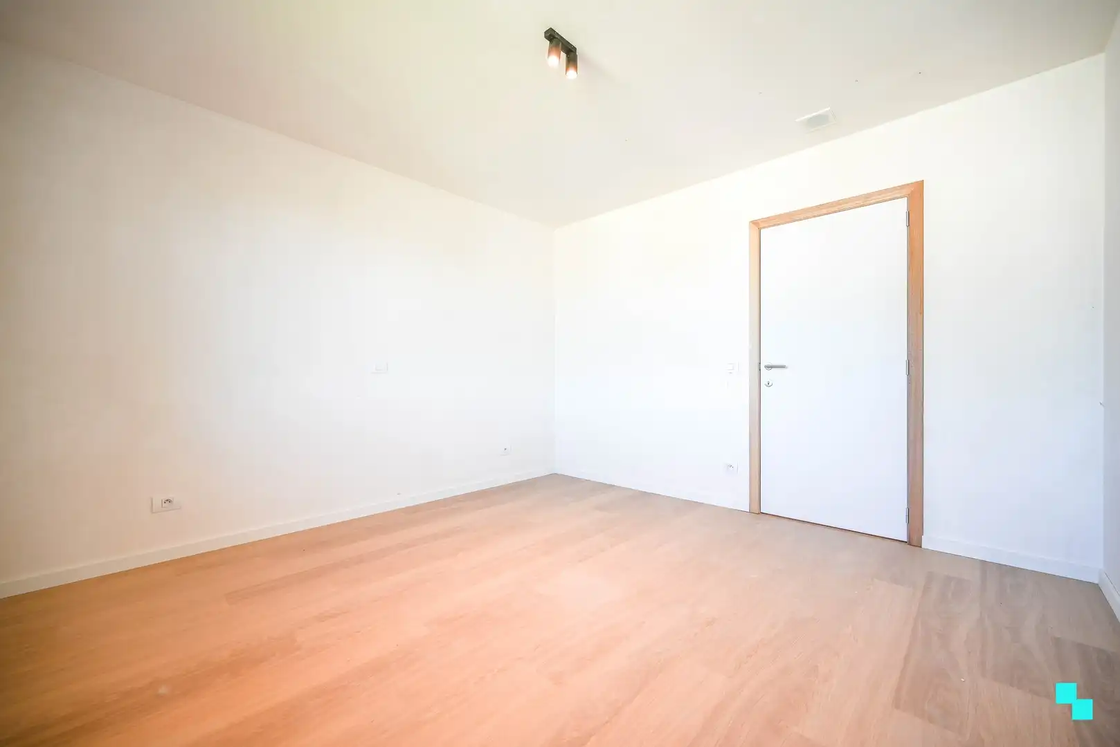 Hedendaagse nieuwbouwwoning nabij centrum foto 11