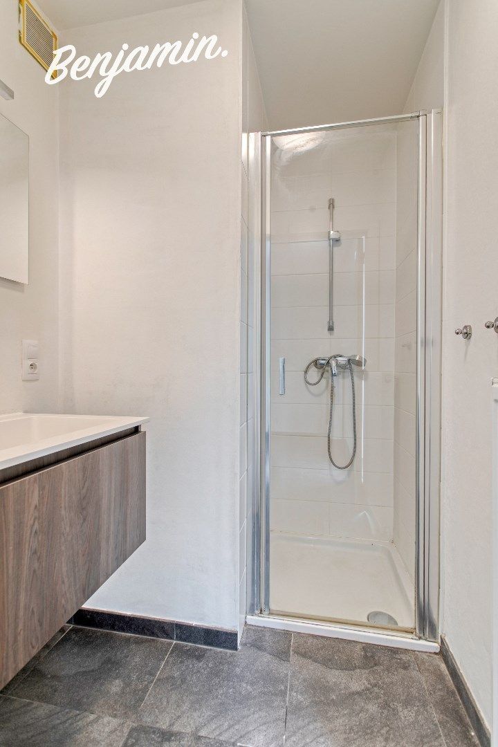 Recent instapklaar appartement met zonneterras en staanplaats in Roeselare foto 10