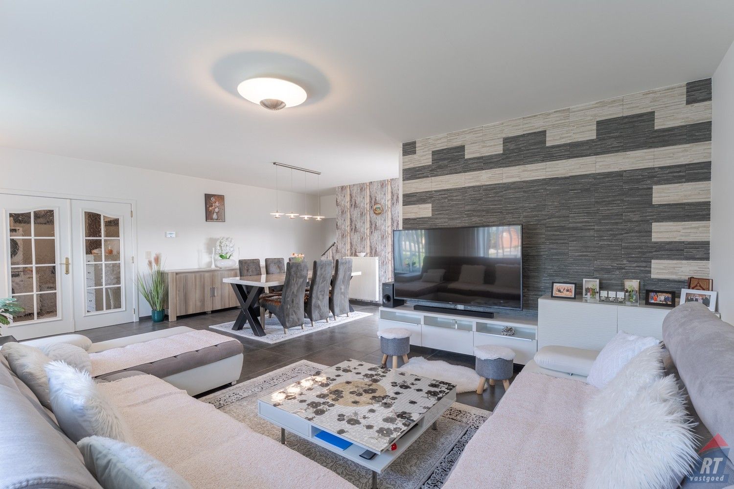 Grondig gerenoveerde open bebouwing op 10a11ca met garage en 5 slaapkamers foto 5