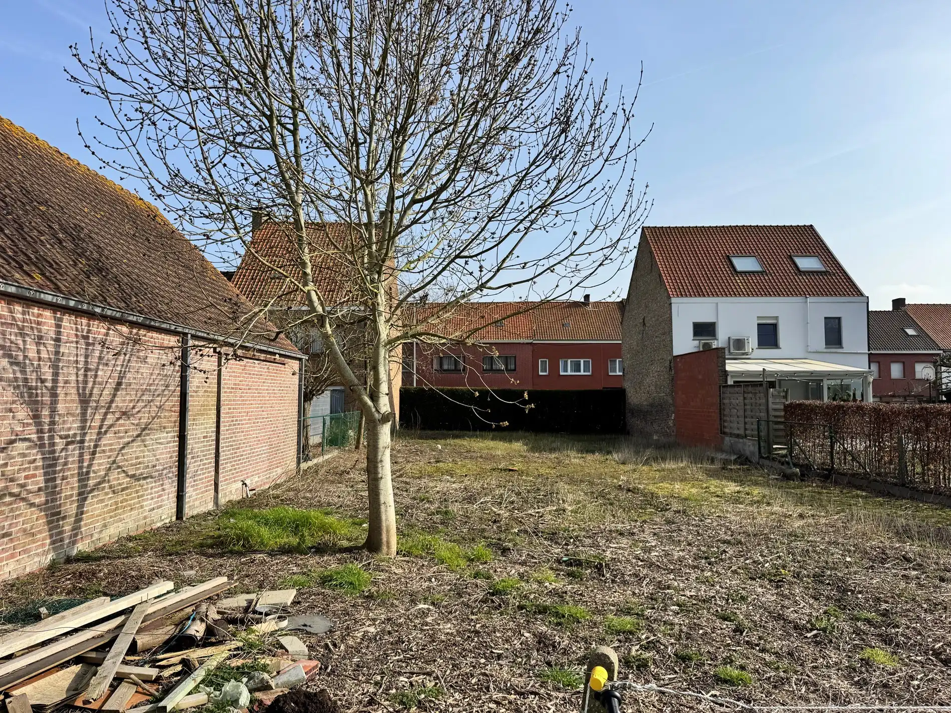 Alleenstaande woning met naastliggend stuk bouwgrond en weide te Eernegem foto 14