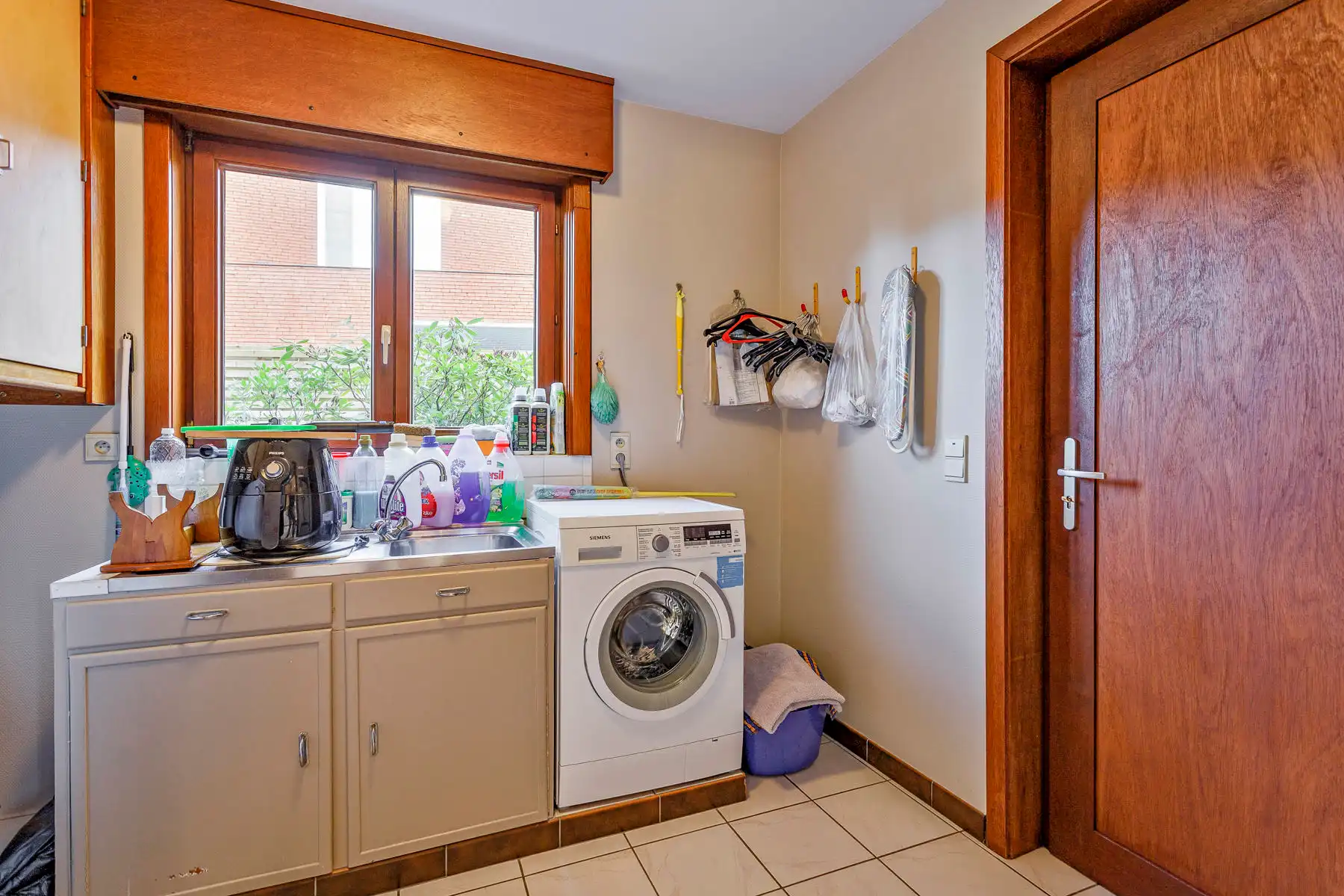 Gelijkvloerse gezinswoning met 4 slaapkamers en grote tuin foto 13