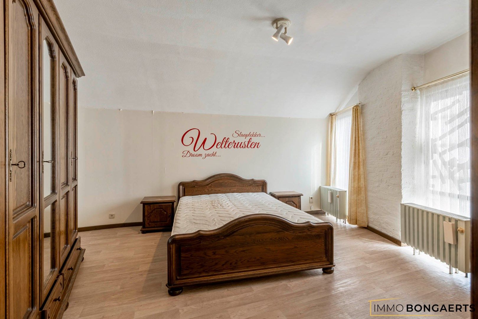 Ruime woning met vier slaapkamers  foto 16