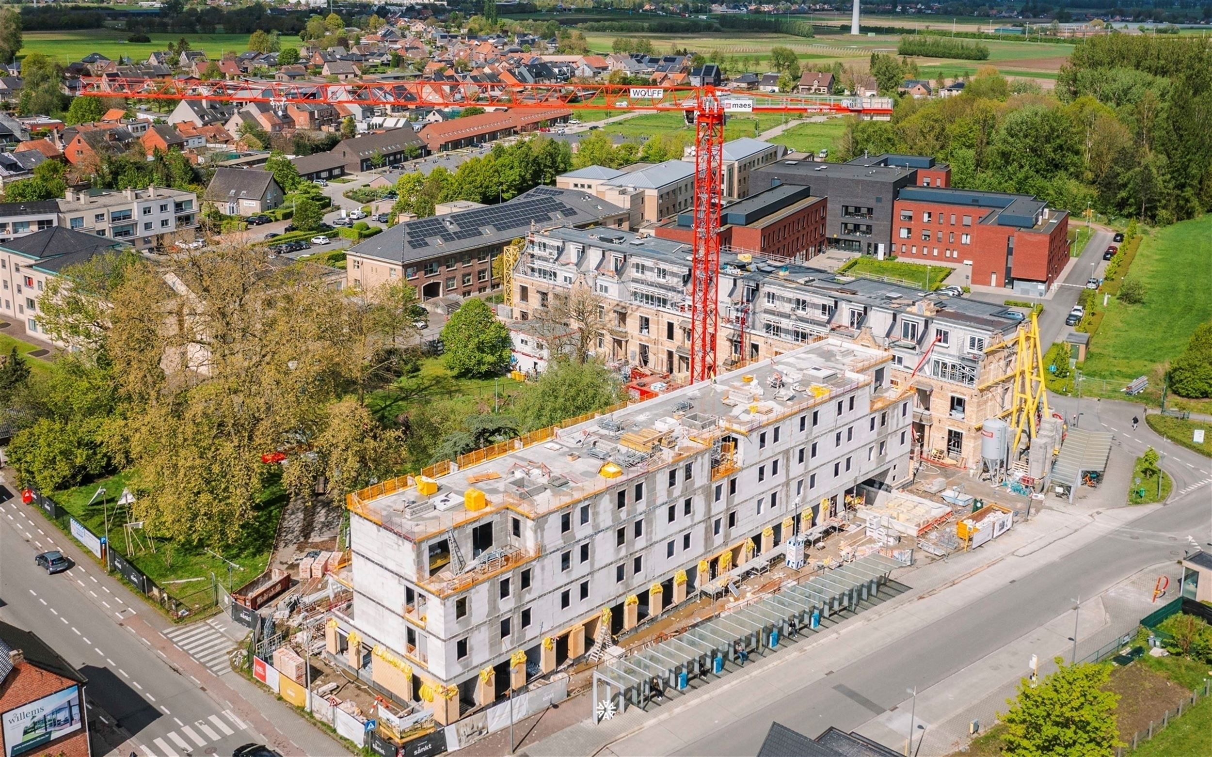 Riant gelijkvloers appartement met groot terras en privatieve tuin foto 3