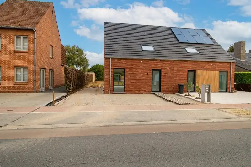 Nouvelle maison au centre de Comines foto {{pictureIndex}}