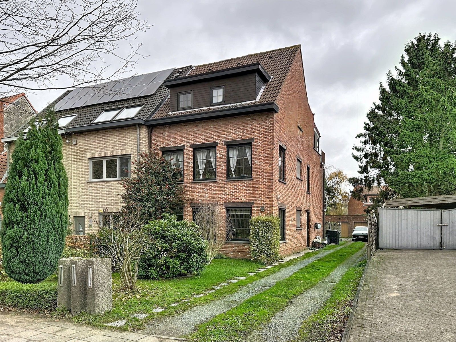 Hoofdfoto van de publicatie: Appartement met tuin en garage – kleine blok zonder syndicus