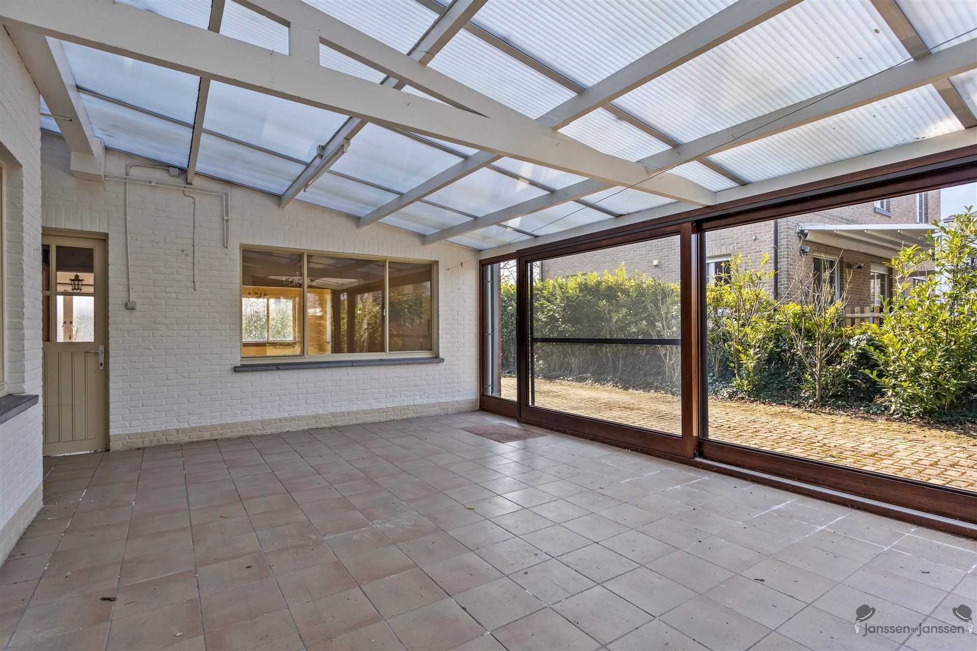Karaktervolle woning met veel potentieel in het groene Sterrebos!  foto 11