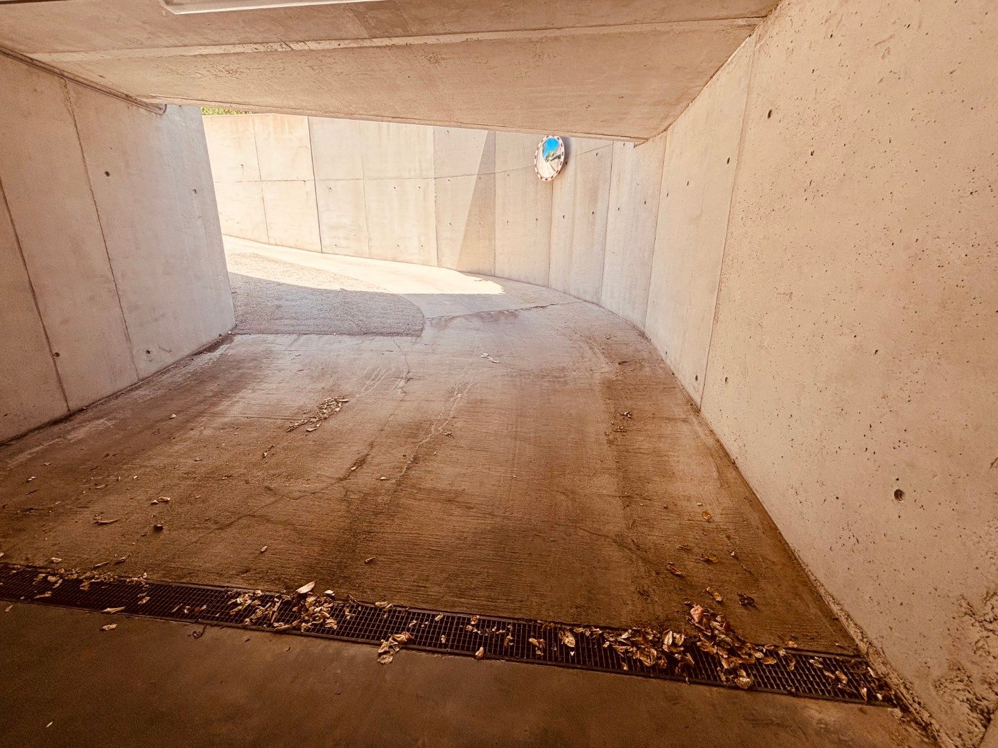 GARAGEBOX met sectionale poort in domein 'Koningshof' foto 12
