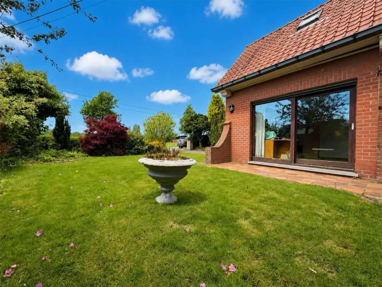 Op te frissen alleenstaande woning met riante tuin foto 22