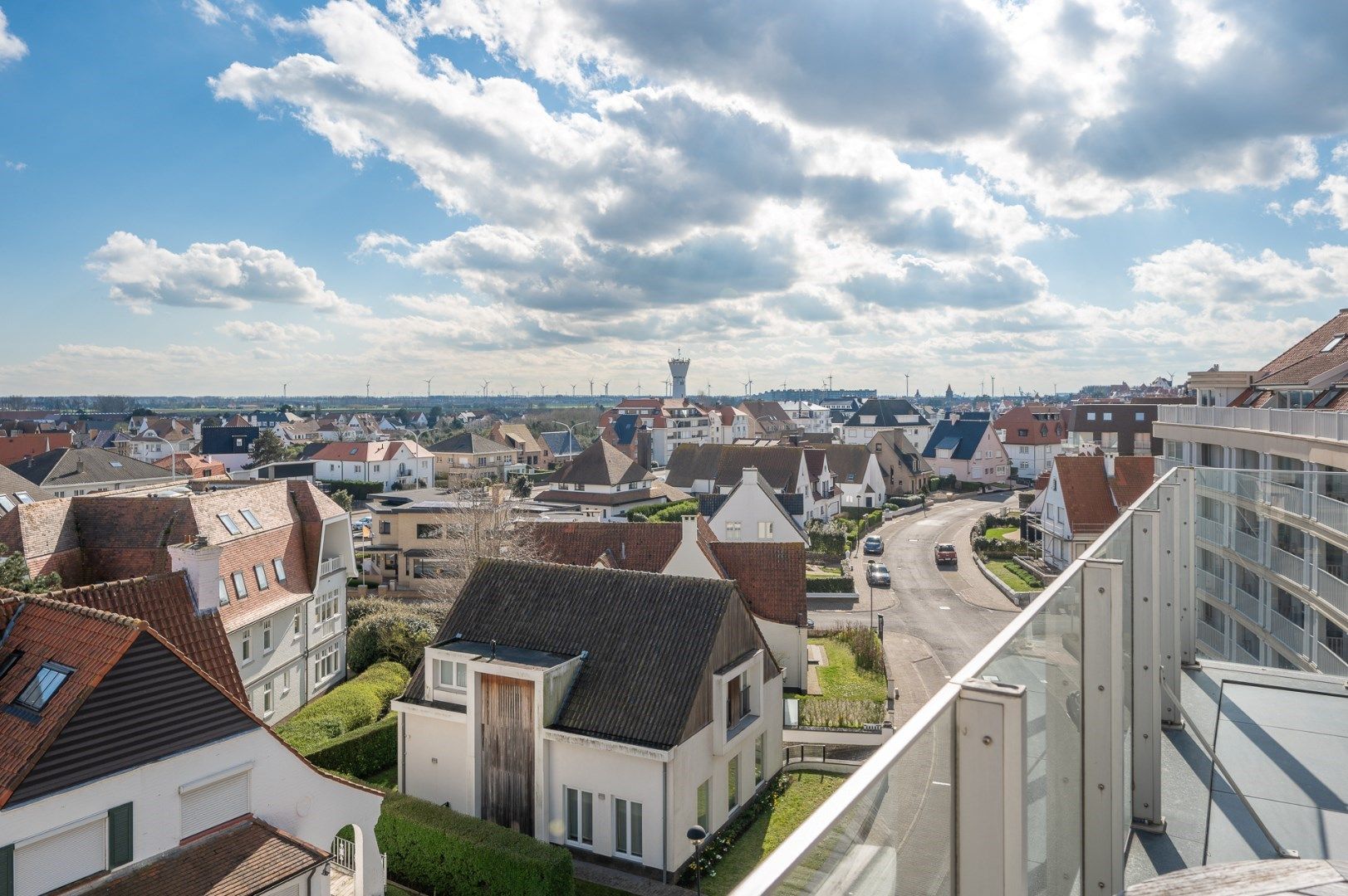 Prachtige duplex dakappartement met  2 zeer zonnige terrassen en unieke vergezichten gelegen op de Jozef Nellenslaan. Tandembox te koop op het gelijkvloers foto 27