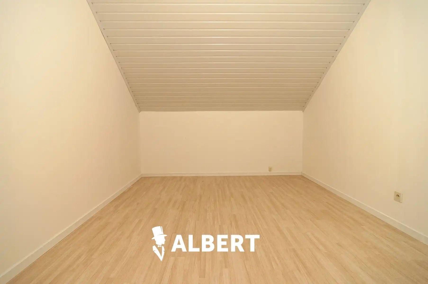 Ruime instapklare woning op toplocatie met tuin en bijgebouw foto 22