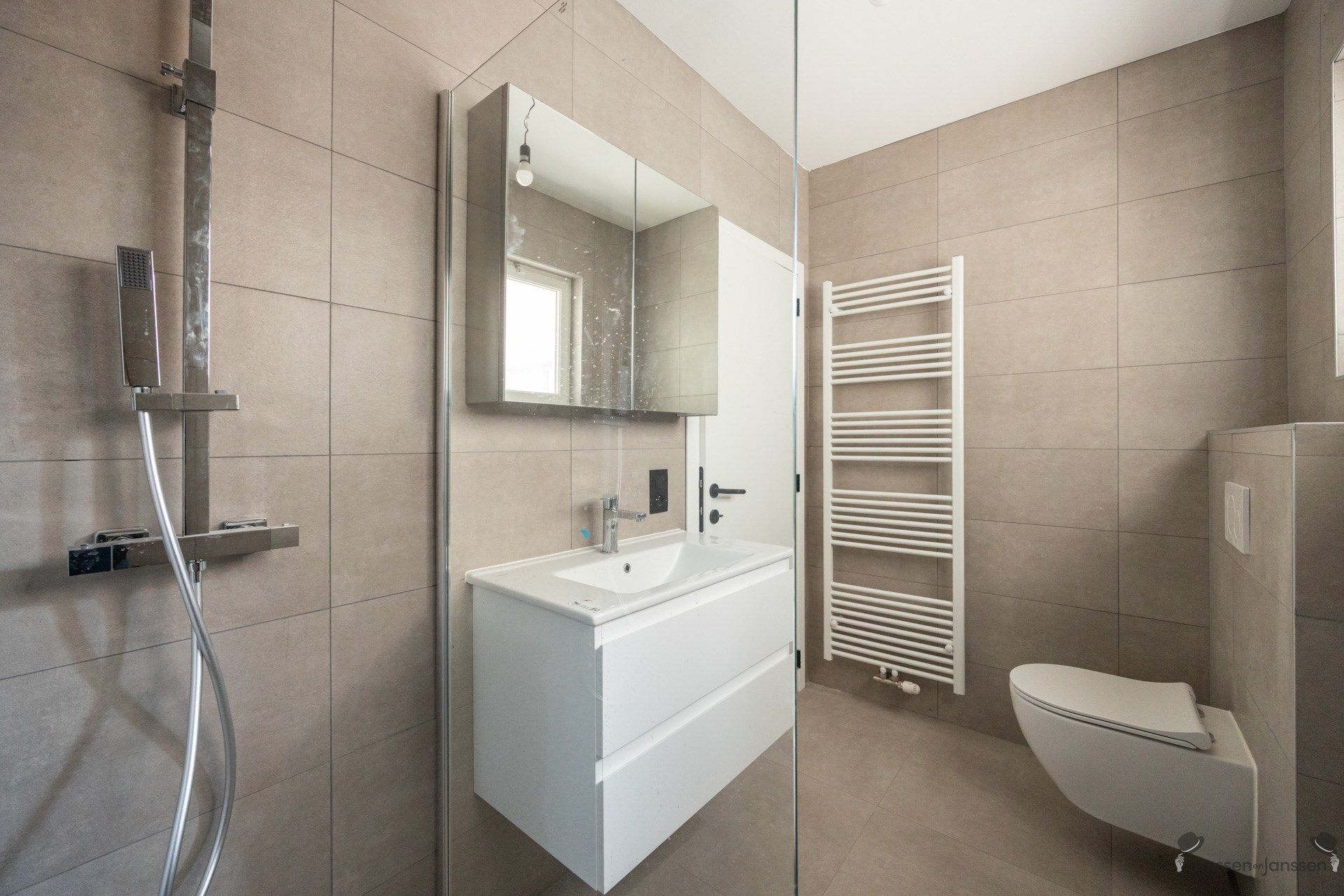 Comfortabel appartement met één slaapkamer te koop op het 2e verdiep in hartje Aarschot. foto 8