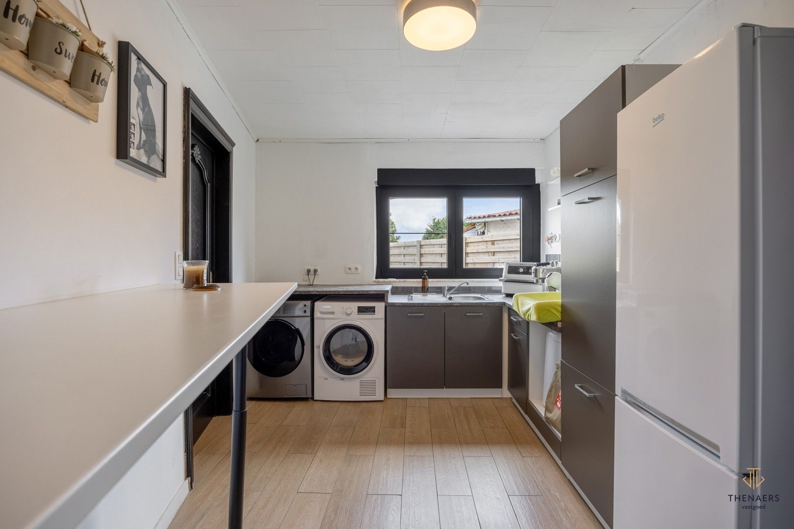 GEMODERNISEERDE GEZINSWONING MET 4 SLAAPKAMERS. foto 15