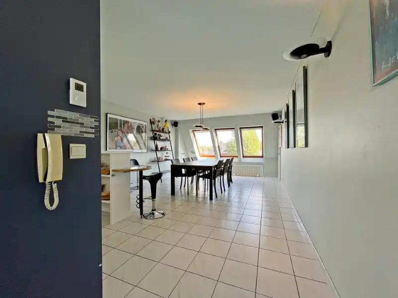 ZONNIG DUPLEX-APPARTEMENT MET RUIM TERRAS EN 3 SLAAPKAMERS + 1 SLAAPHOEK foto 8