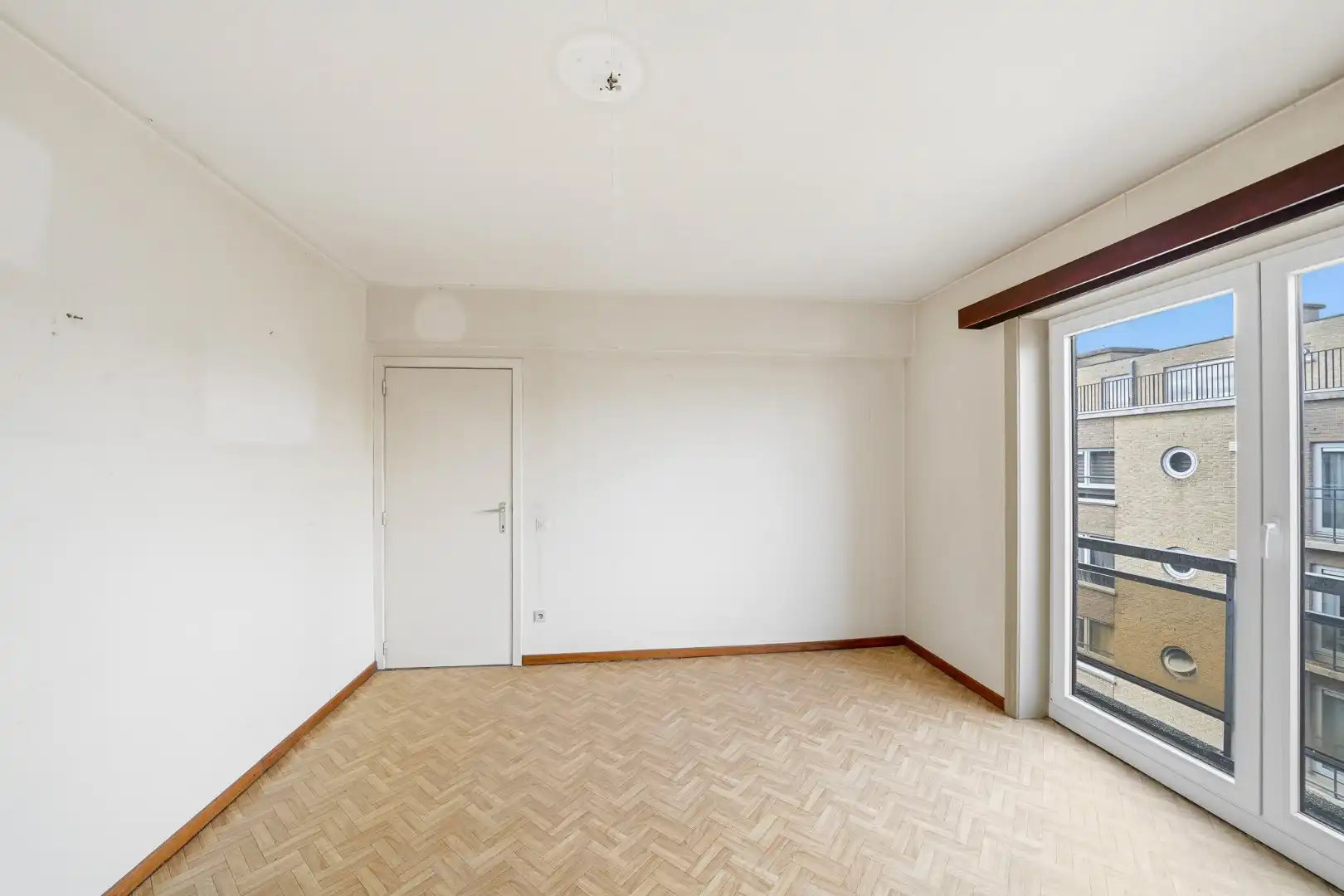 Op te frissen appartement met zicht op het Sint-Catharinaplein in Oostende foto 12