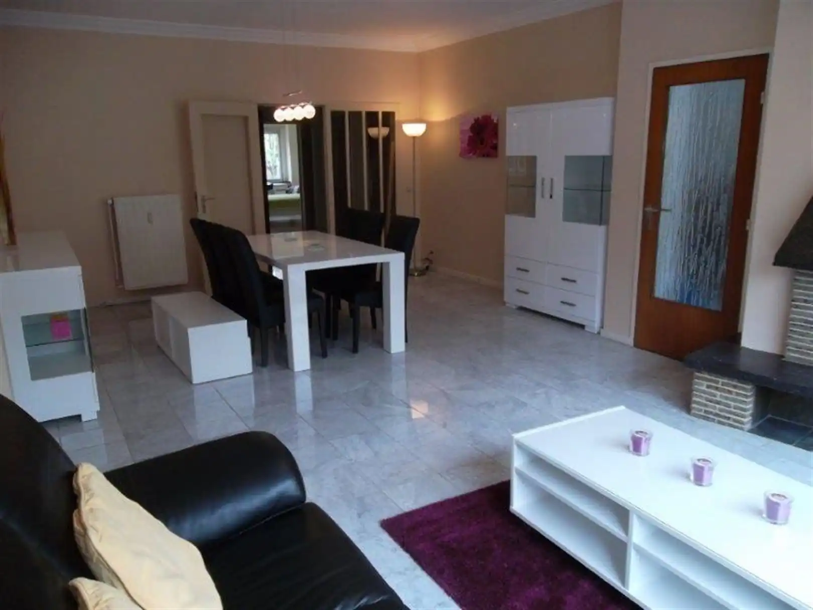 Gemeubeld 2slaapkamerappartement met parking! foto {{pictureIndex}}