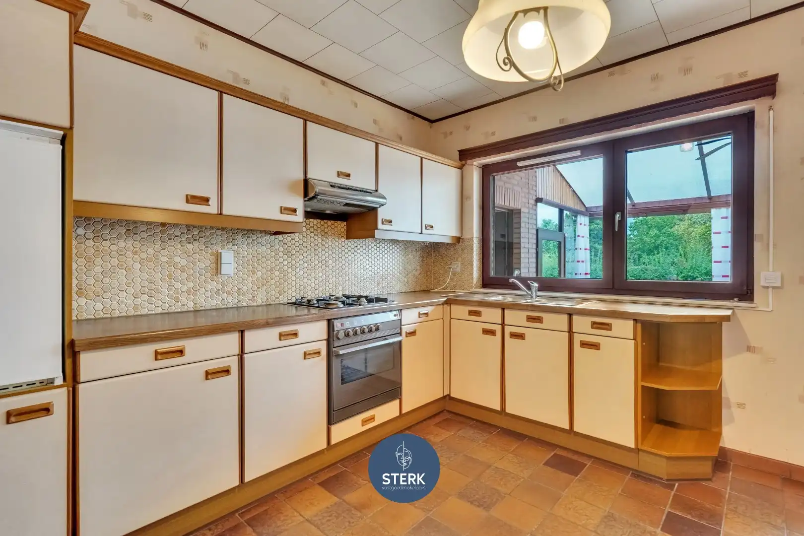GELIJKVLOERSE WONING MET VEEL POTENTIEEL OP EEN RUSTIGE LOCATIE TE REKEM !  foto 9