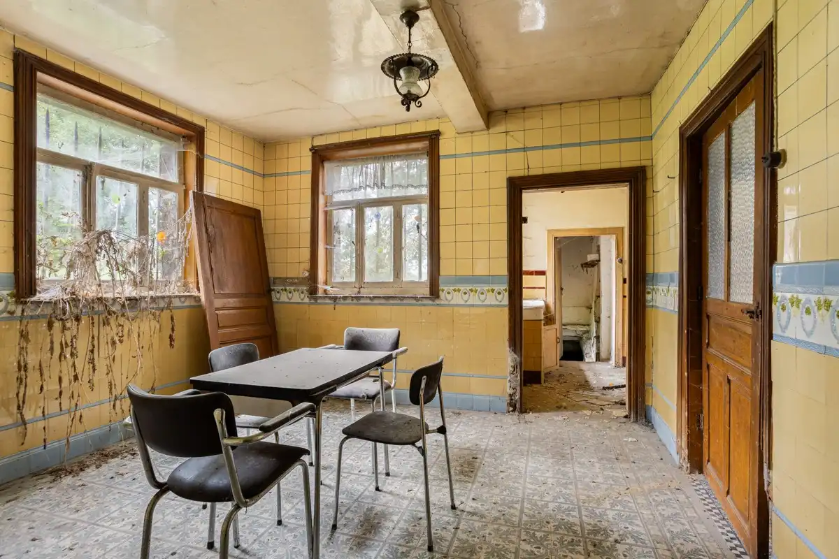 Te renoveren hoeve met schuren op ca. 1,3ha! foto 5