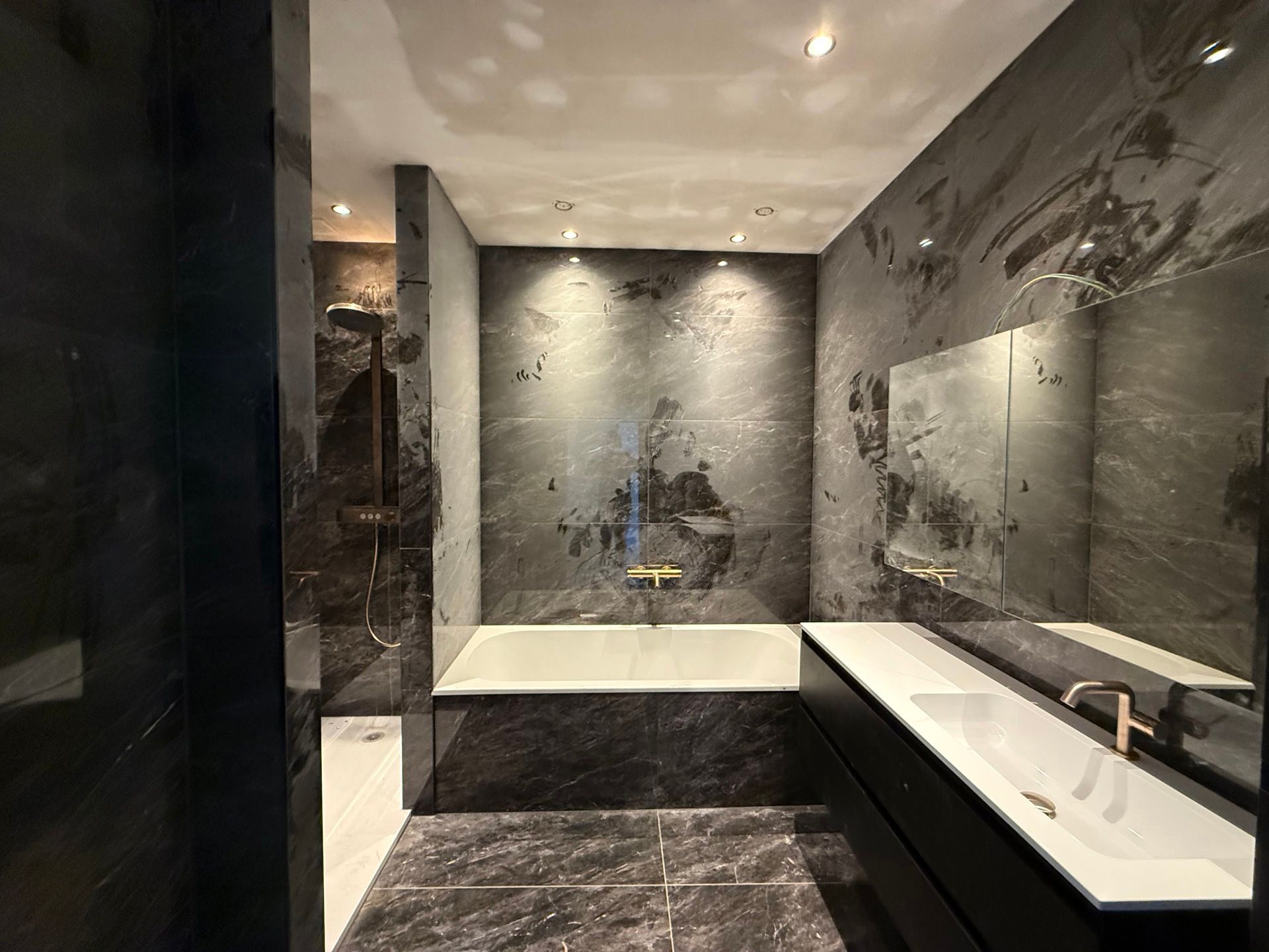AALST - CENTRUM - Exclusief appartement met staanplaats. foto 13