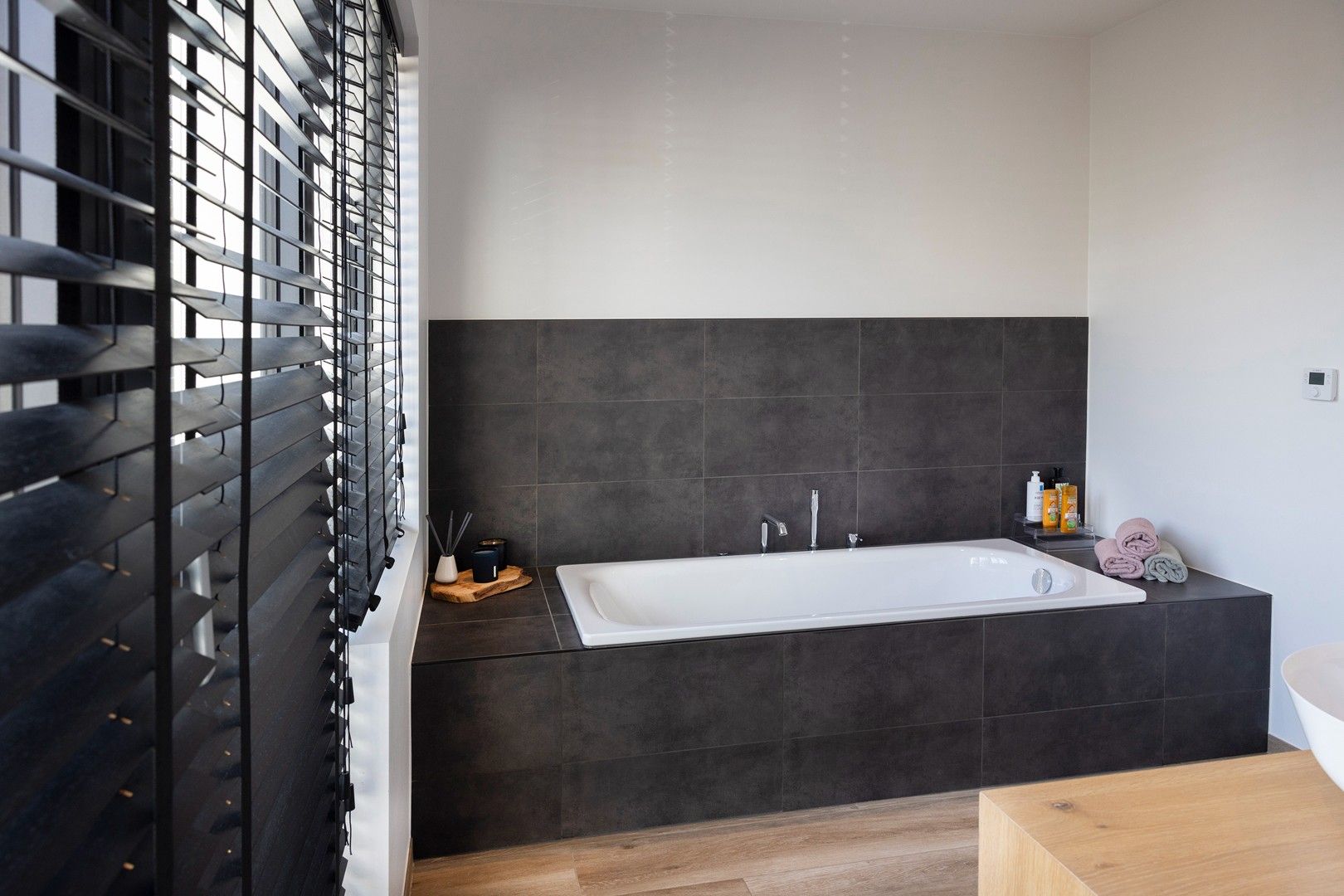 Subliem gerenoveerde en deels nieuw gebouwde woning. foto 10