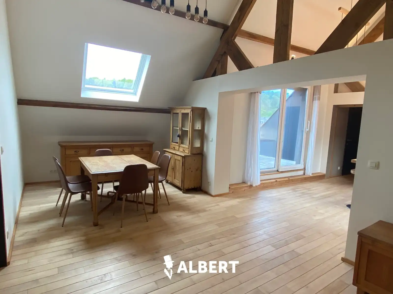 Prachtig gerenoveerde ruime woning (oude school) in Dinant! foto 26