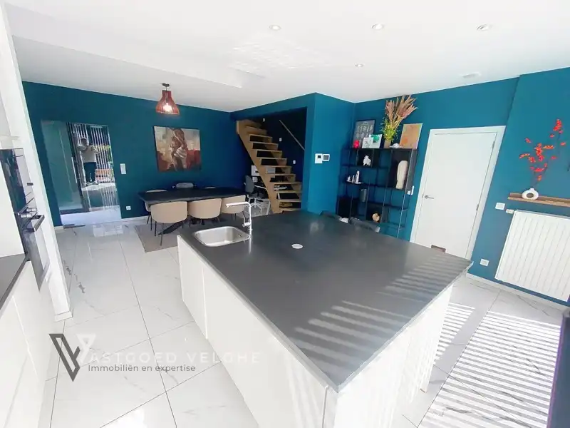 Moderne woning  van 151m² aan de rand van centrum-Genk foto 3