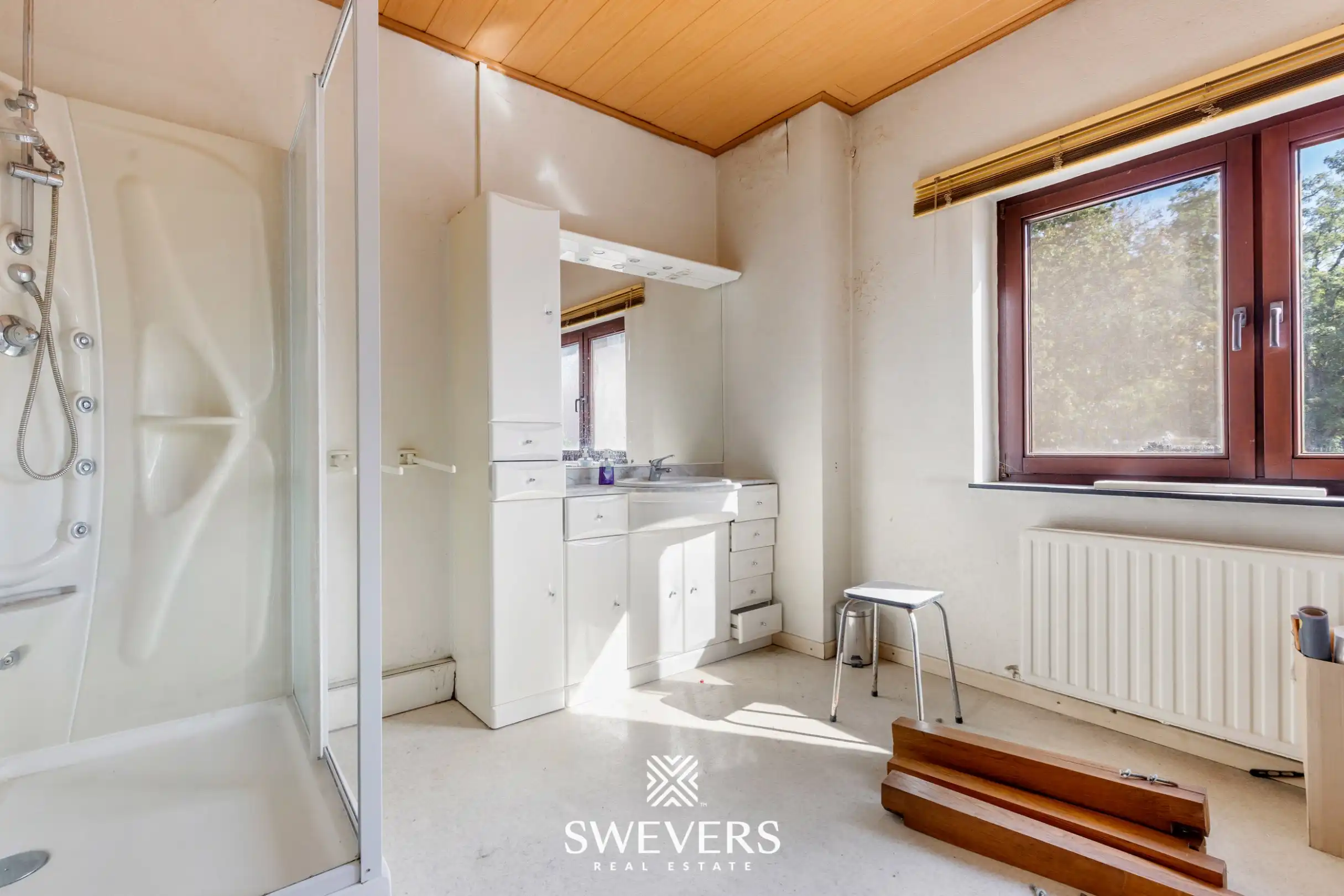 Uitstekend gelegen te renoveren woning met 3 slaapkamers foto 10