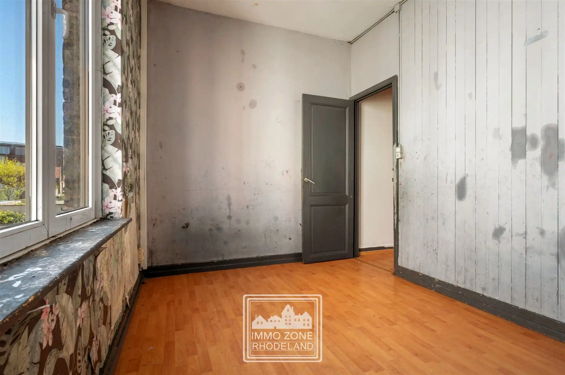 Gunstig gelegen te renoveren woning met veel potentieel foto 18