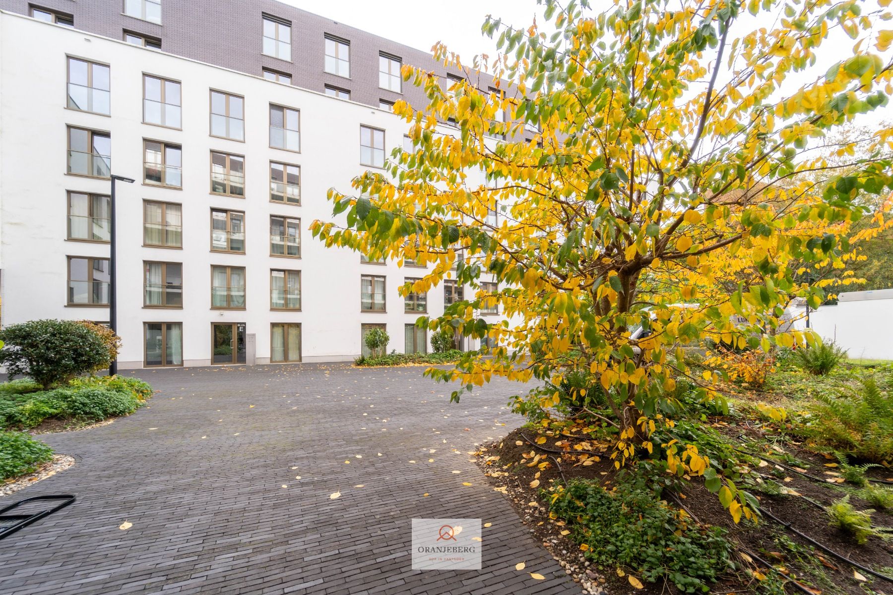 Moderne gelijkvloerse studio met terras te Gent foto 19