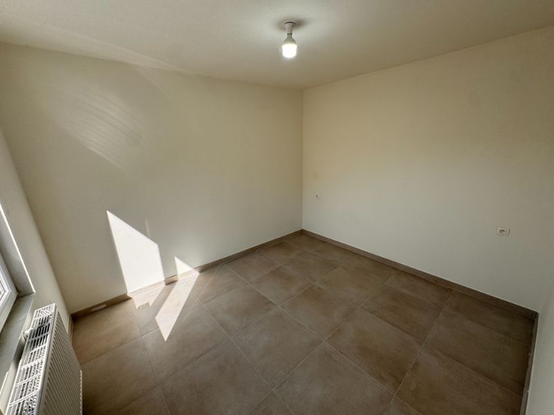 --- NIEUW --- Gerenoveerd gelijkvloers appartement met privaat terras foto 6