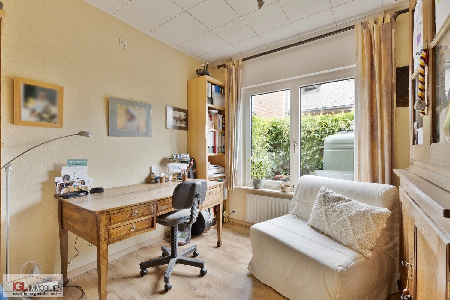 Charmante en perfect onderhouden bungalow met prachtige tuin foto 12