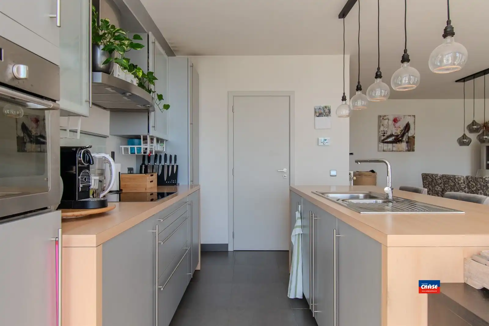 Ruim appartement met zuidterras en autostaanplaats foto 6