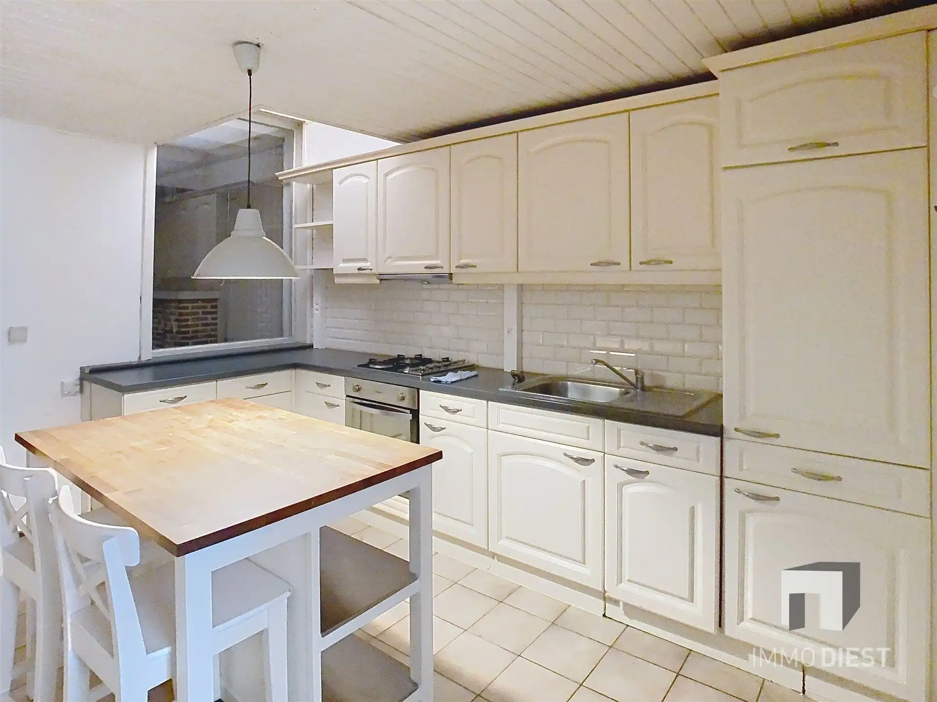 Gezellige rijwoning met terras en tuin foto 7