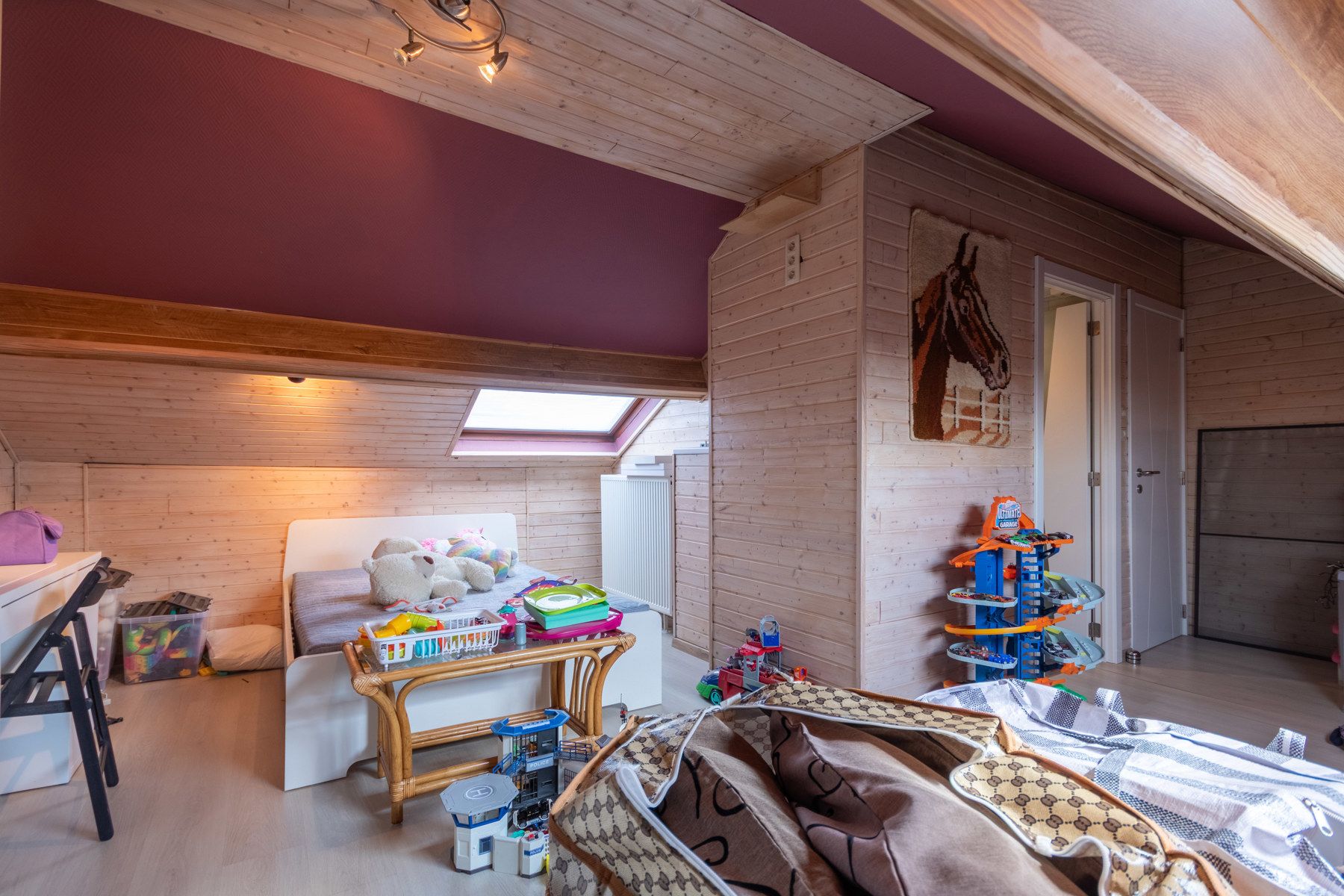 Goed onderhouden woning met 4 slaapkamers en leuke tuin foto 16