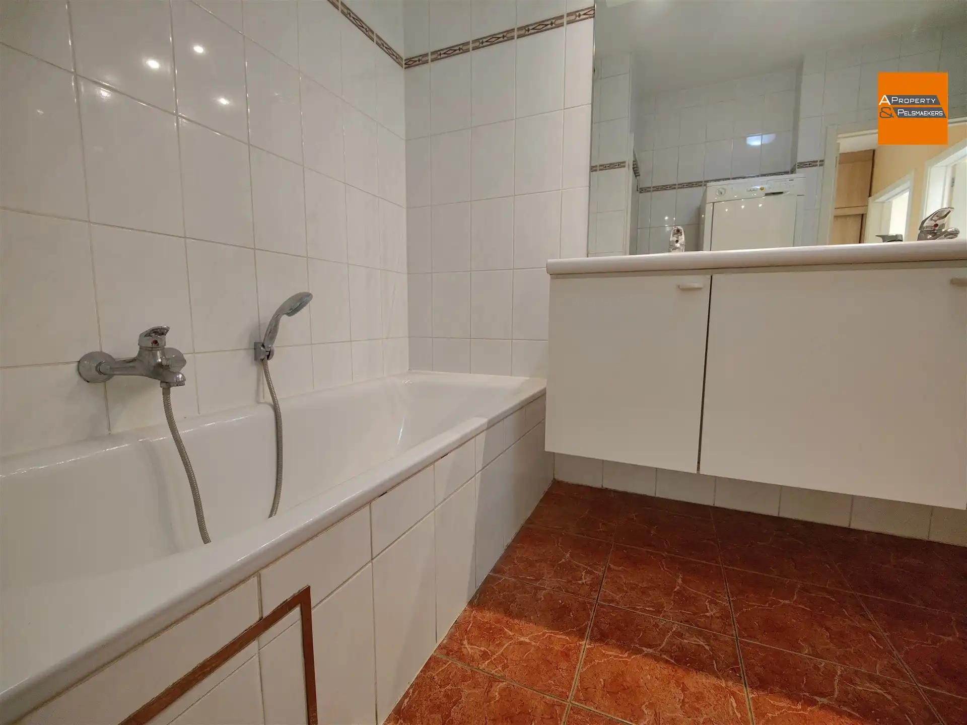 Verzorgd appartement met 2 slaapkamers. foto 17