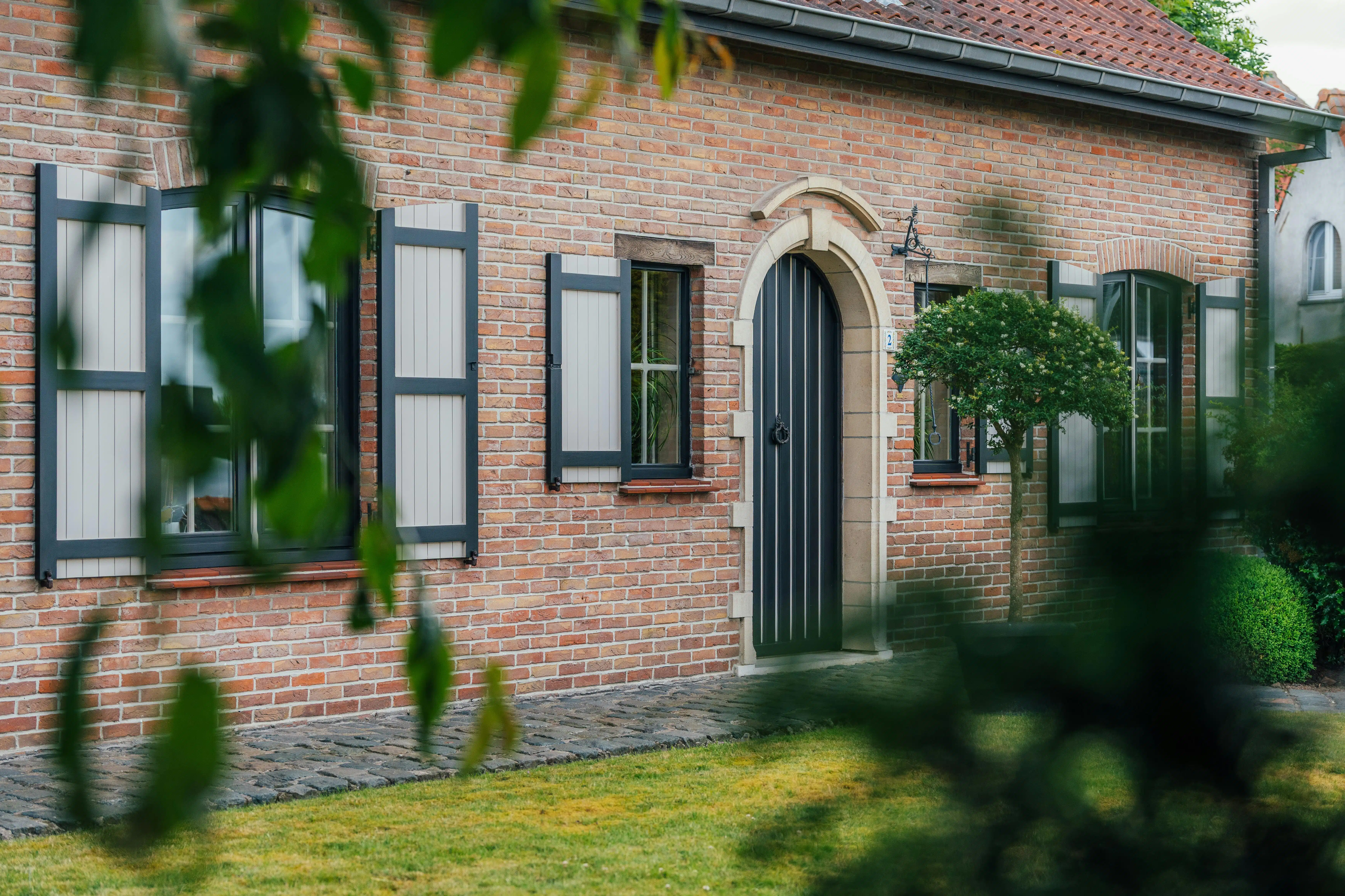 Karaktervol huis te koop in Merkem op 885m² foto 5