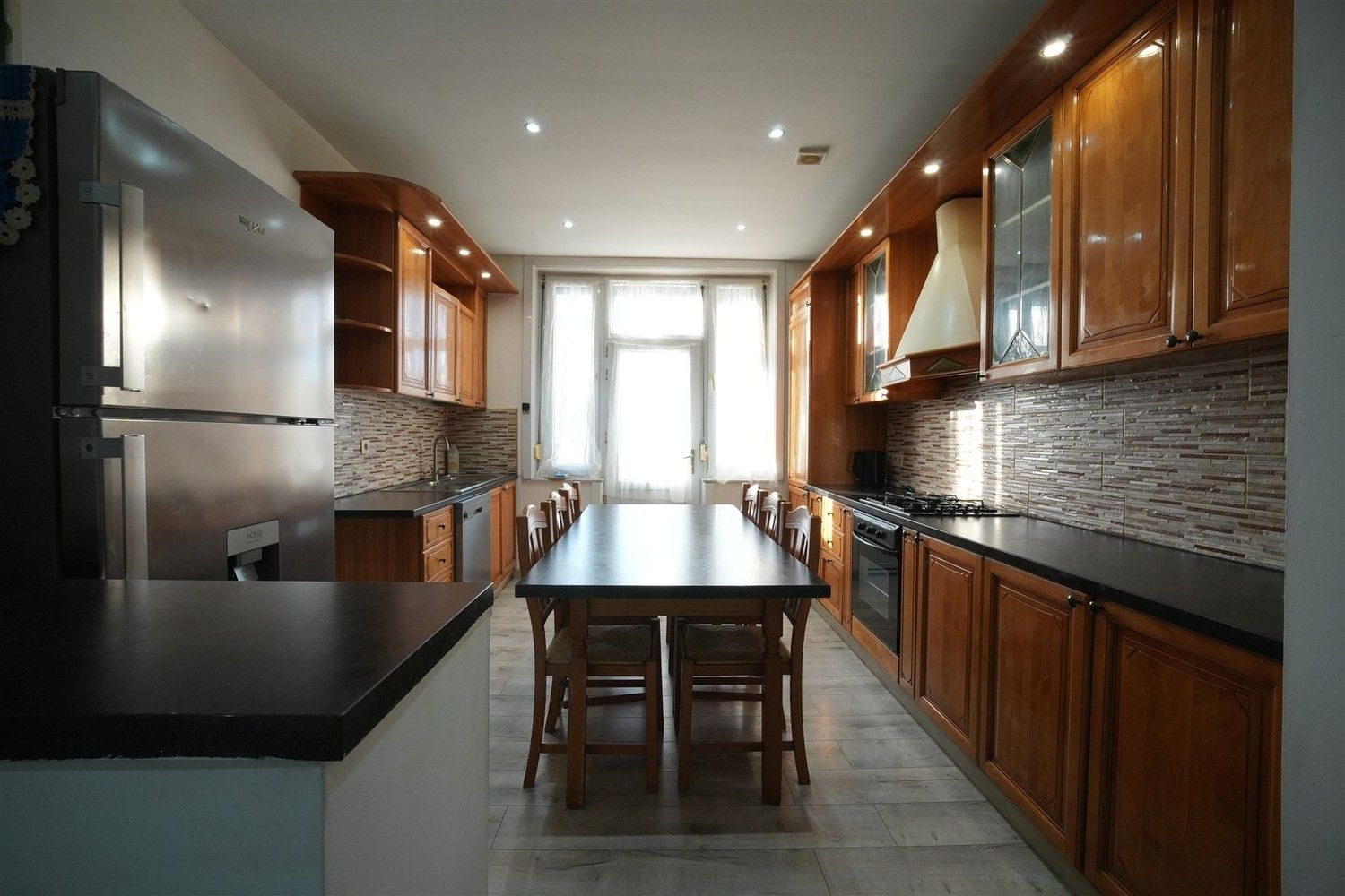 Instapklaar appartement met terras in Jette foto 9