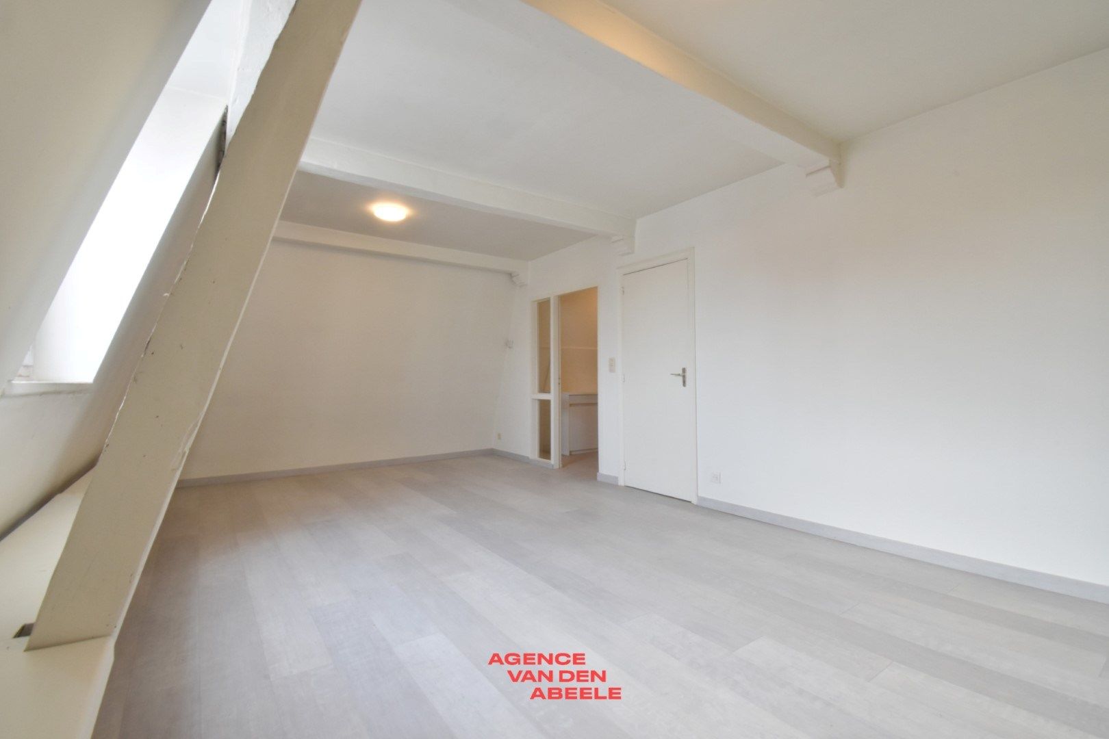 Prachtig gebouw met zicht op 't Zand en 7 verhuurde eenheden foto 2
