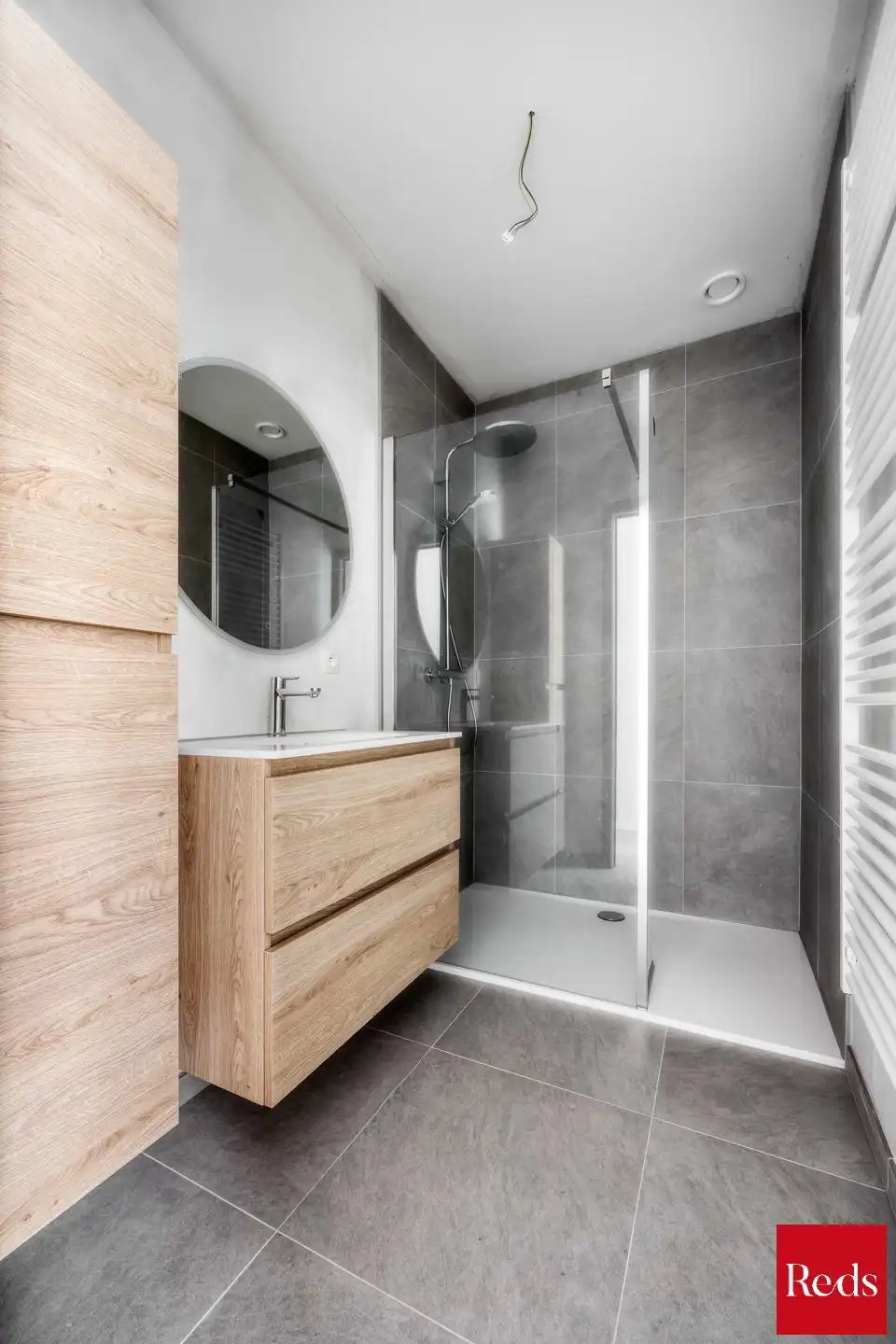 Stijlvol gelijkvloers appartement met tuin foto 11