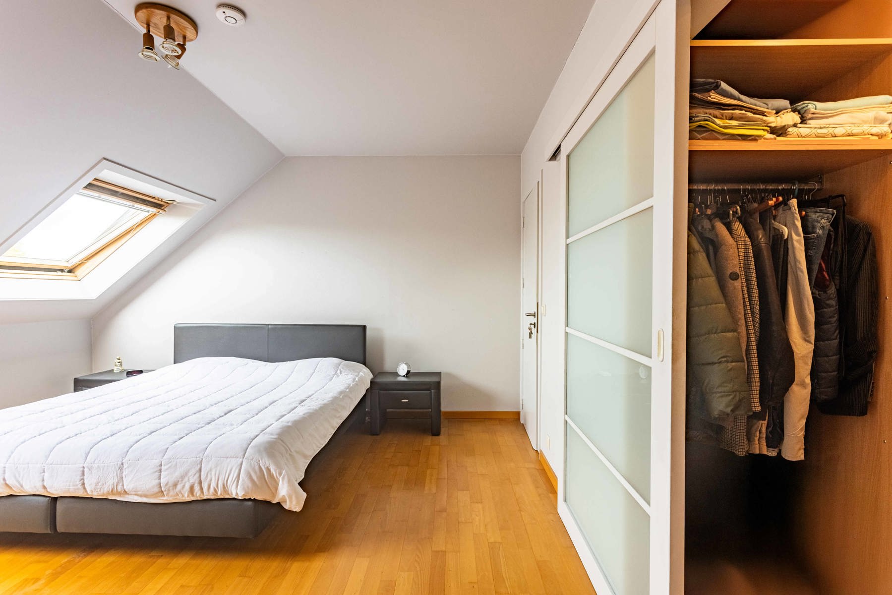 Gezinswoning met praktijkruimte in een rustige wijk foto 15